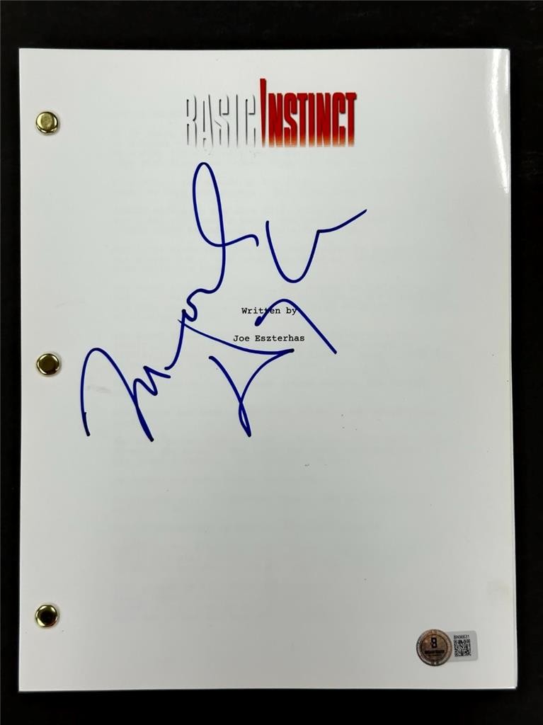 Michael Douglas signed Basic Instinct Script autograph (A) ~ Beckett BAS