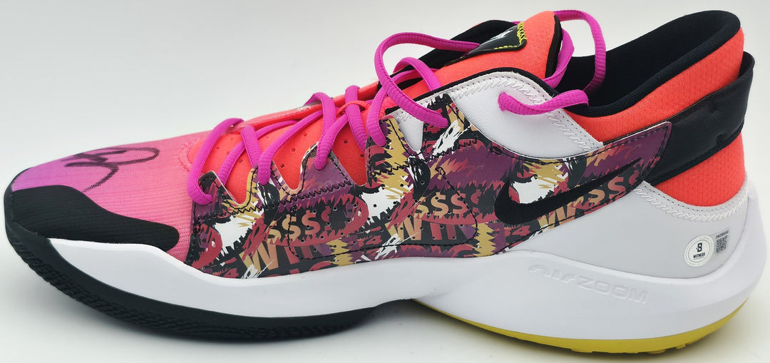 Giannis Antetokounmpo Auto Signed Nike Zoom Freak 2 Shoes Bucks Size 17 Beckett