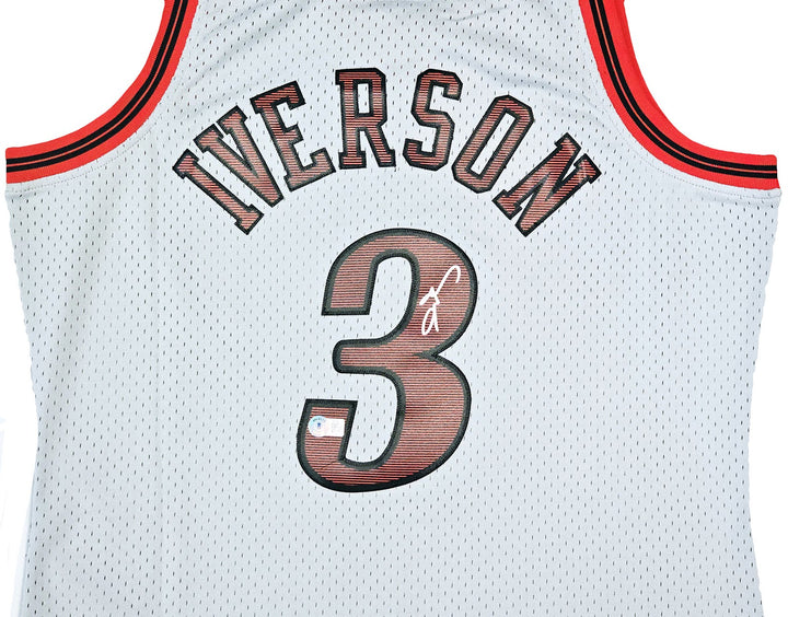 76ers Allen Iverson Auto Grey Auth Mitchell Ness 97-98 HWC Swingman Jersey L BAS