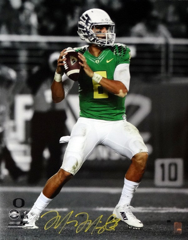 Marcus Mariota Signed 16x20 Photo Oregon Ducks MM Holo