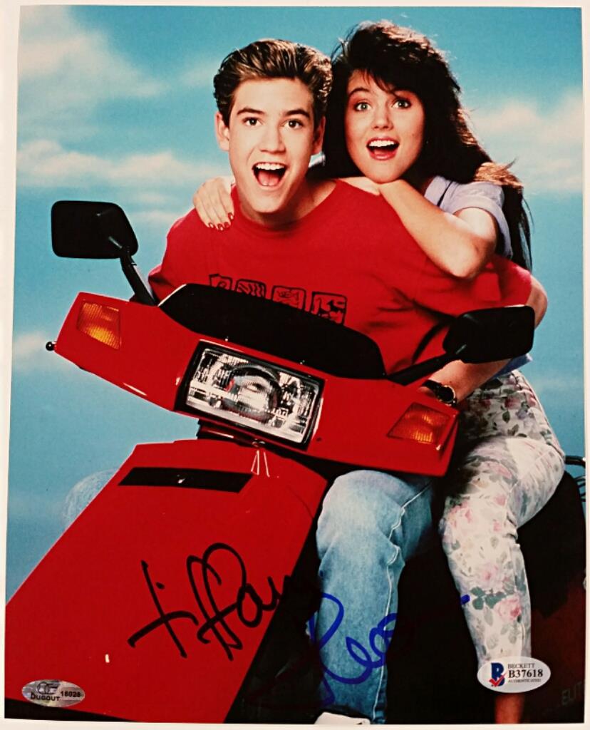 Tiffani Thiessen Signed 8x10 Photo #3 Kelly Kapowski Auto ~ Beckett BAS COA