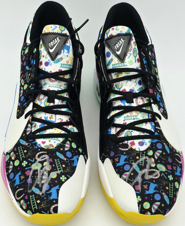 Giannis Signed PE Promo Nike Zoom Freak 5 Shoes Size 17 BAS Witness