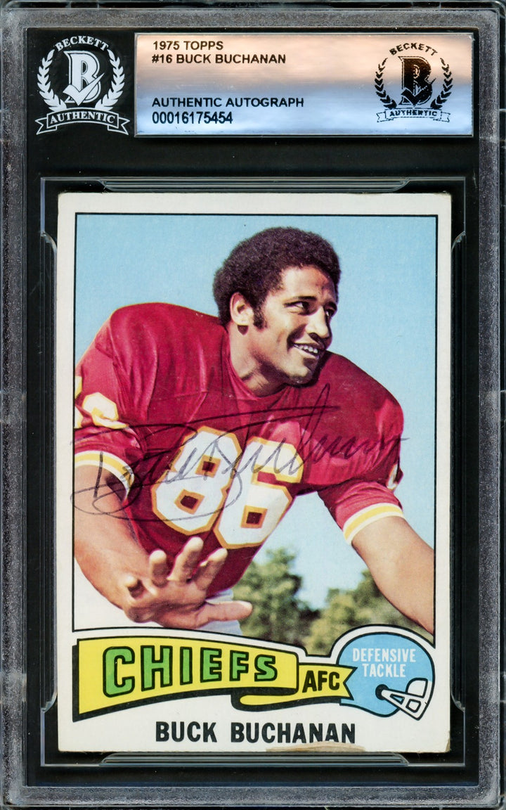Buck Buchanan Signed 1975 Topps Card #16 Kansas City Chiefs Beckett #16175454