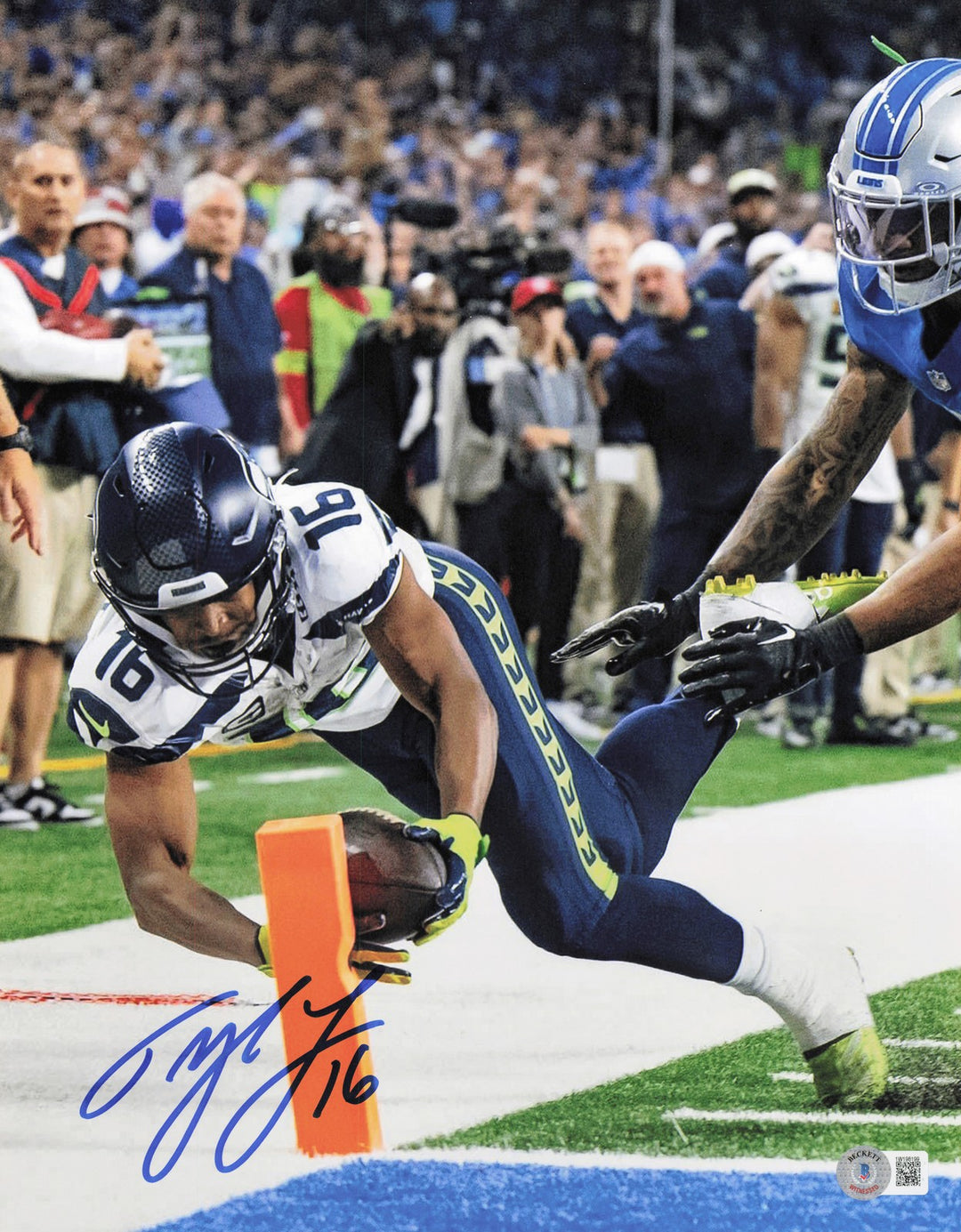 Tyler Lockett Signed 11x14 Photo Seattle Seahawks Beckett Wit #1W198199