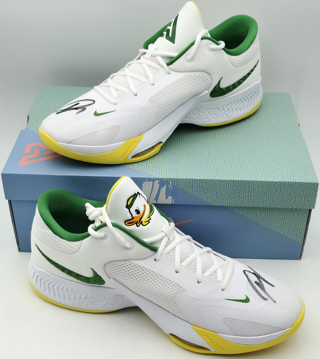 Giannis Auto 2022 (PE) Promo Oregon Nike Zoom Freak 4 Game Shoes Size 16 Beckett