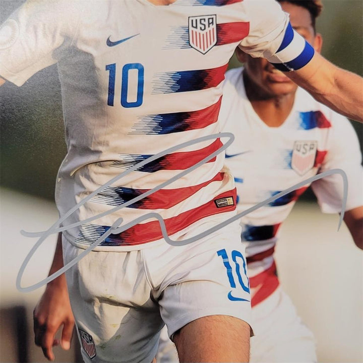 Giovanni Reyna signed USMNT Team USA 11x14 photo autograph ~ Beckett BAS