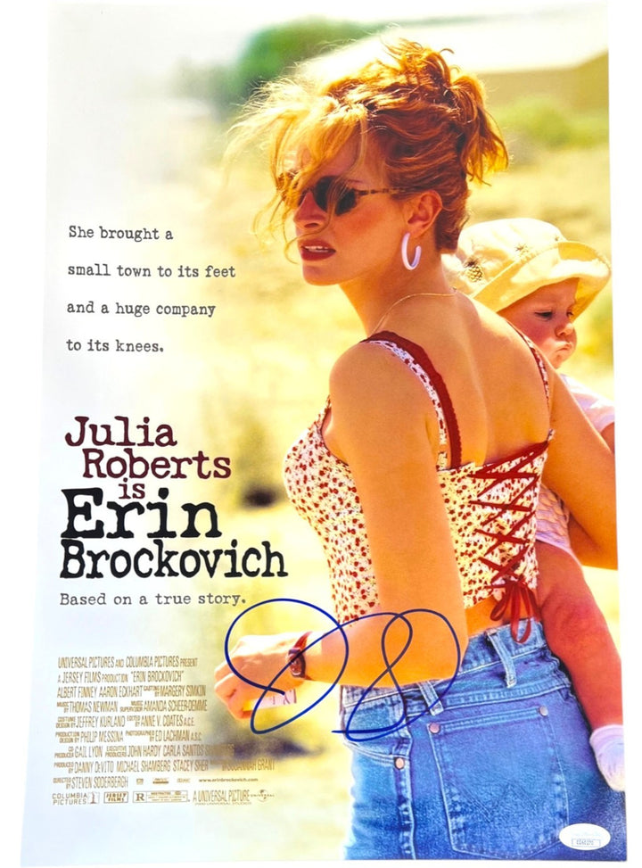 JULIA ROBERTS SIGNED ERIN BROCKOVICH 12X18 MOVIE POSTER PHOTO JSA