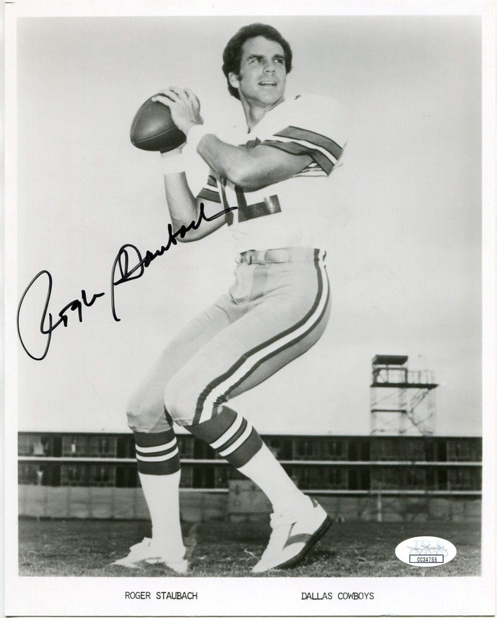 Roger Staubach Autographed 8x10 Black & White Photo (JSA)