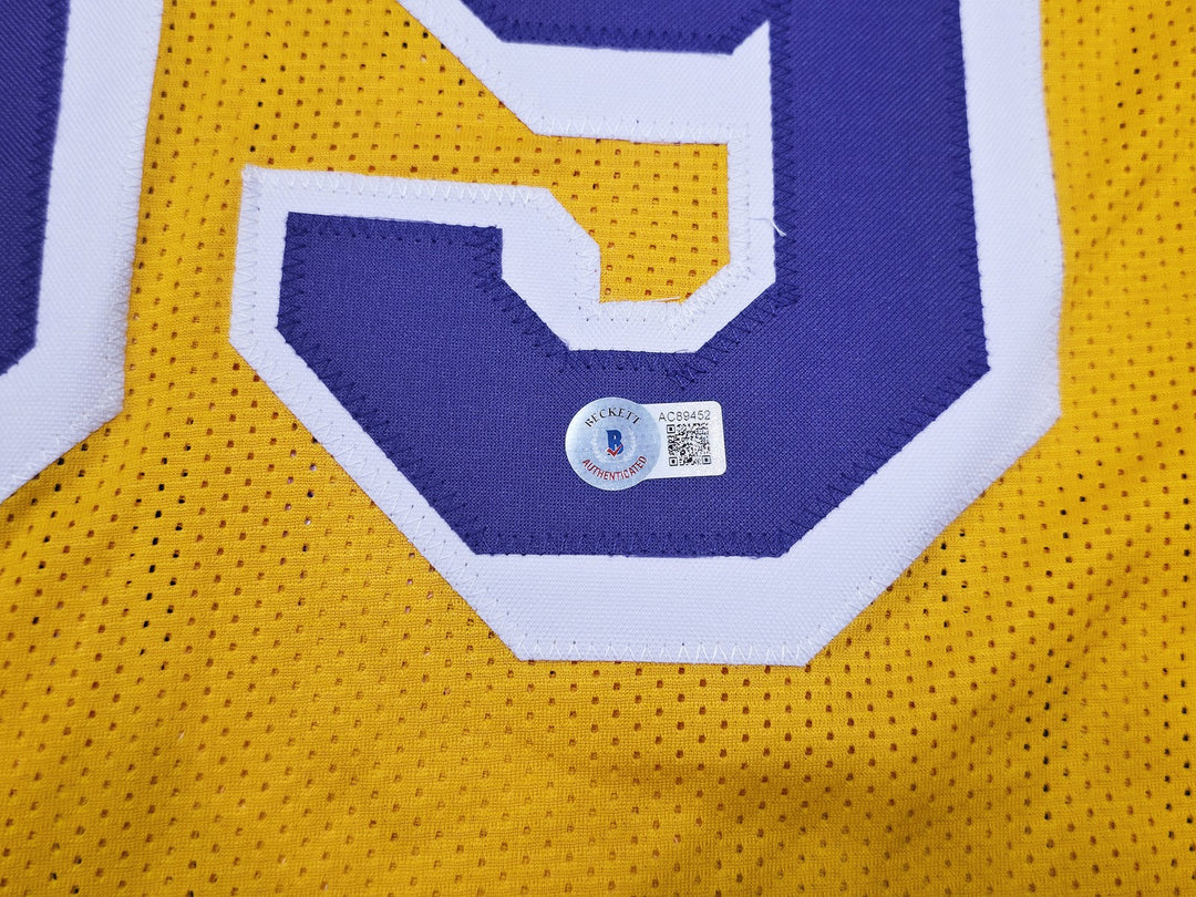 Fletch Chevy Chase Signed Yellow Jersey Beckett BAS QR