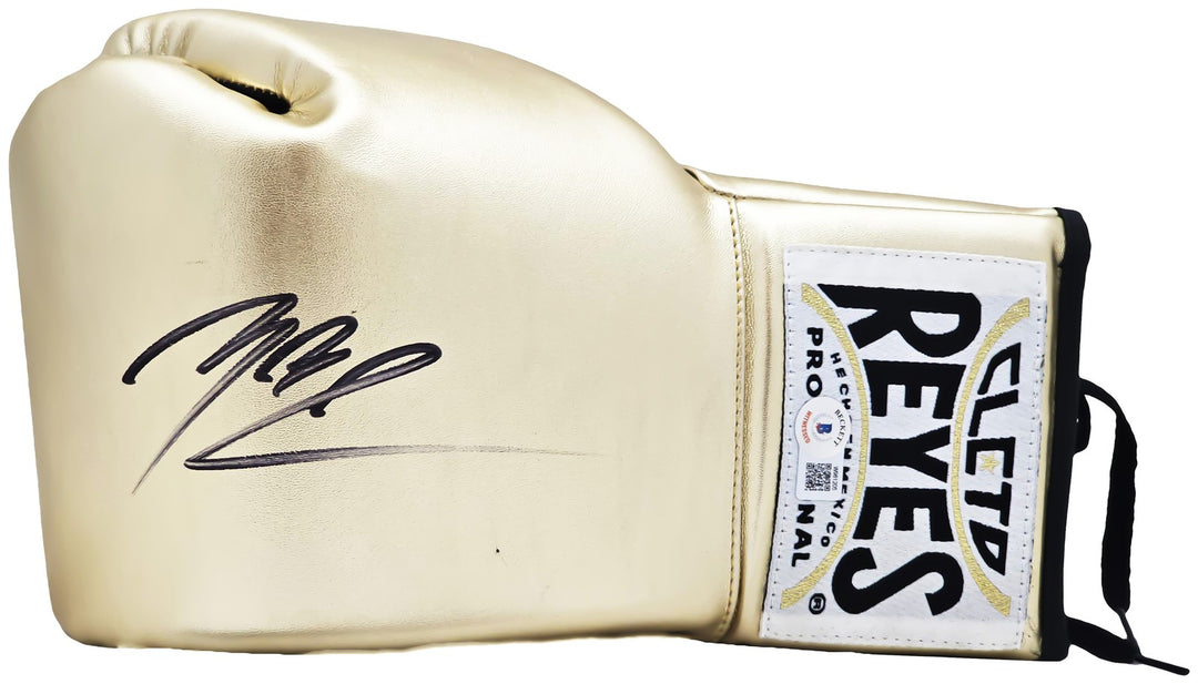Michael B. Jordan Signed Gold Reyes Boxing Glove Left Handed LH Beckett Witness