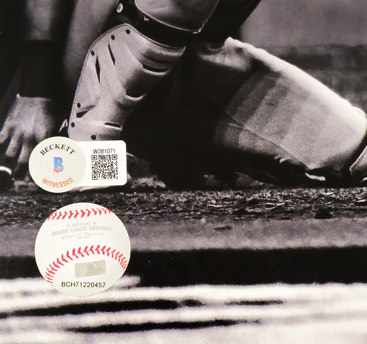 Yordan Alvarez Autographed Signed 16x20 Photo Houston Astros Beckett Wit
