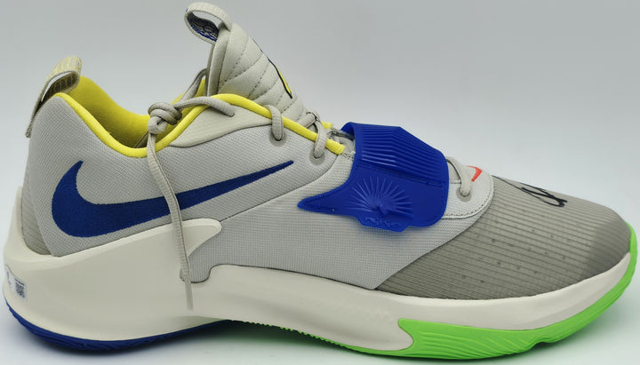 Giannis Antetokounmpo Auto Signed Nike Zoom Freak 3 Shoes Bucks Size 17 Beckett