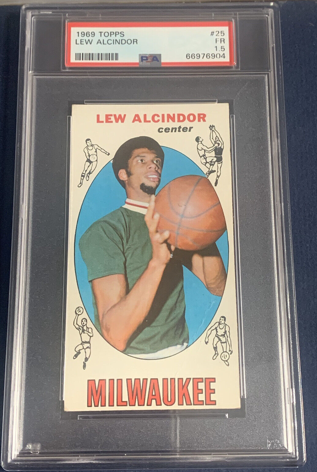 1969-70 Topps #25 Lew Alcindor Milwaukee Bucks Rookie