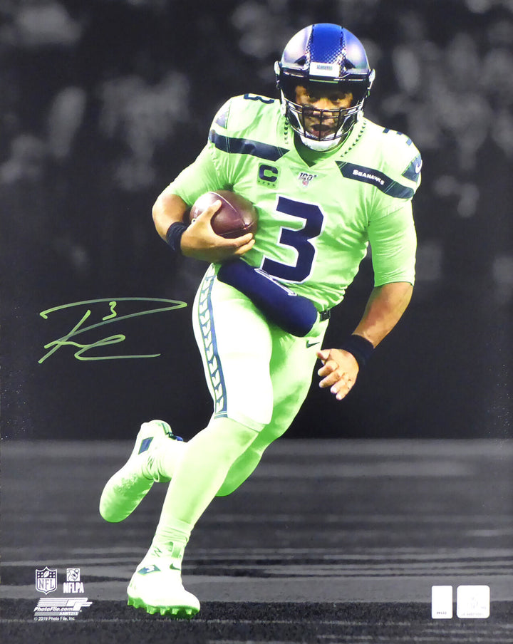 RUSSELL WILSON AUTOGRAPHED FRAMED 16X20 PHOTO SEATTLE SEAHAWKS RW HOLO 160826 Image 2