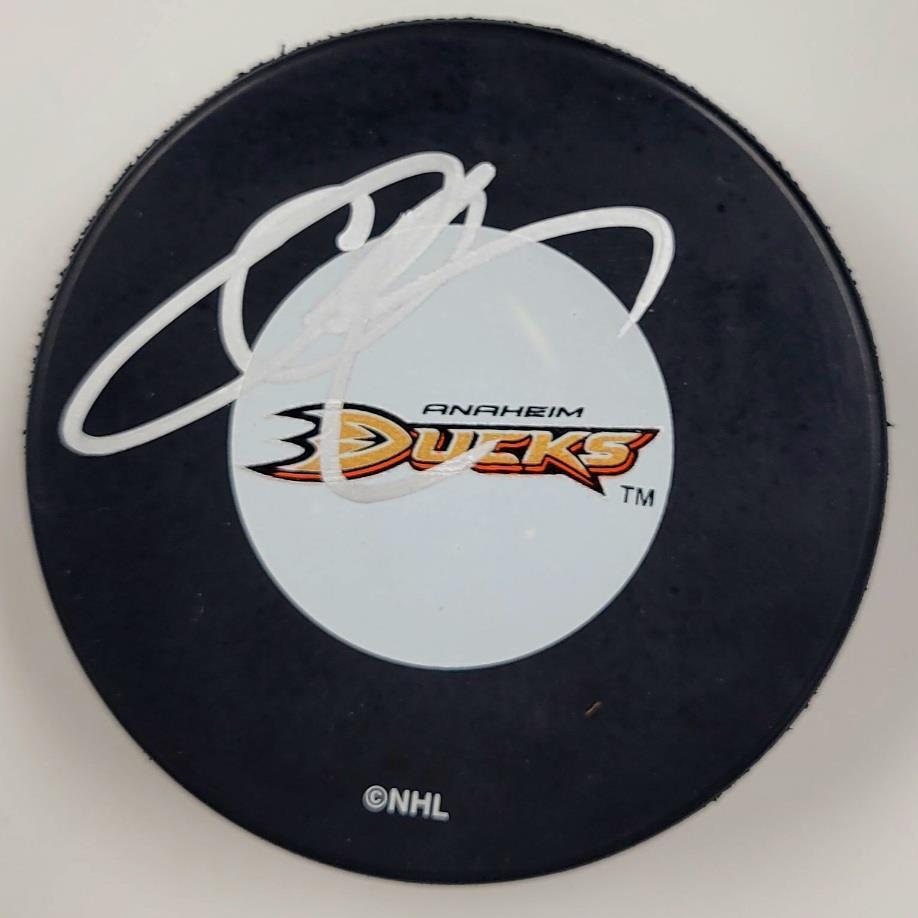 Chris Pronger autograph signed Anaheim Ducks Puck  Beckett BAS Holo Image 1
