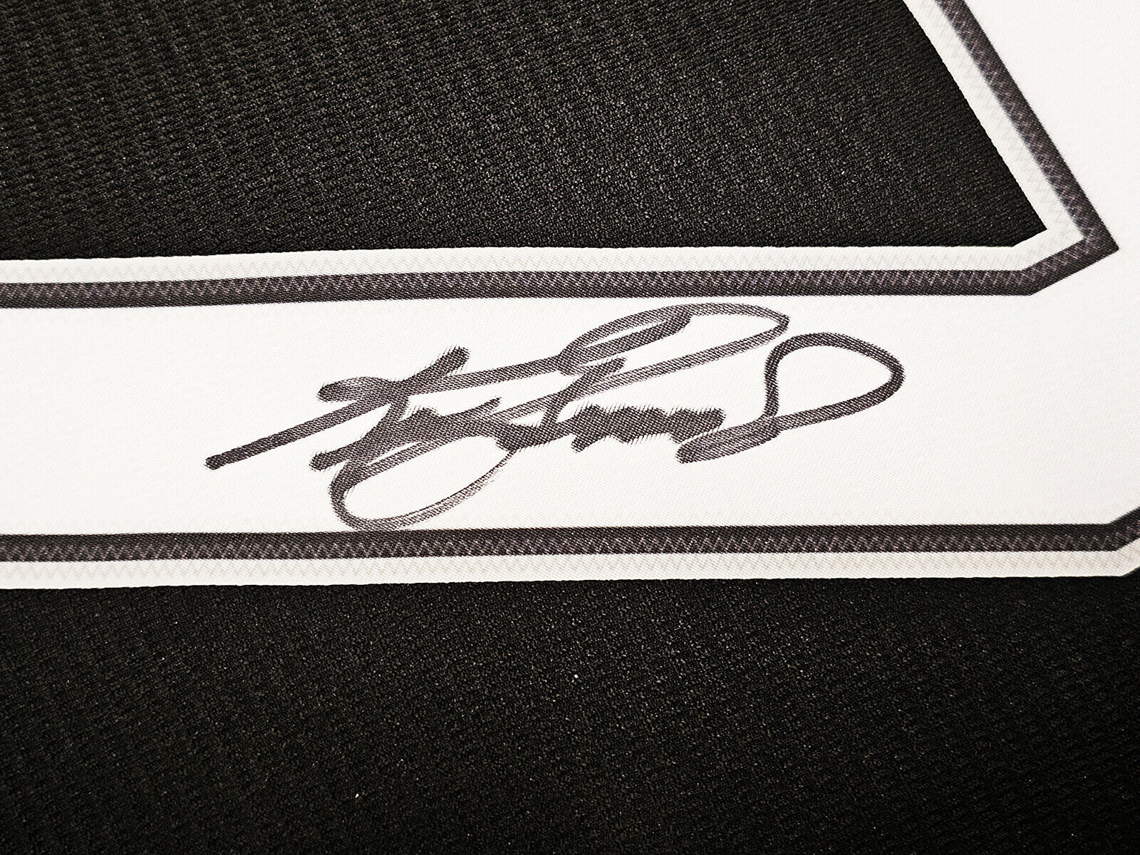 White Sox Ken Griffey Jr. Autographed Black Nike Jersey Size L Beckett 212473