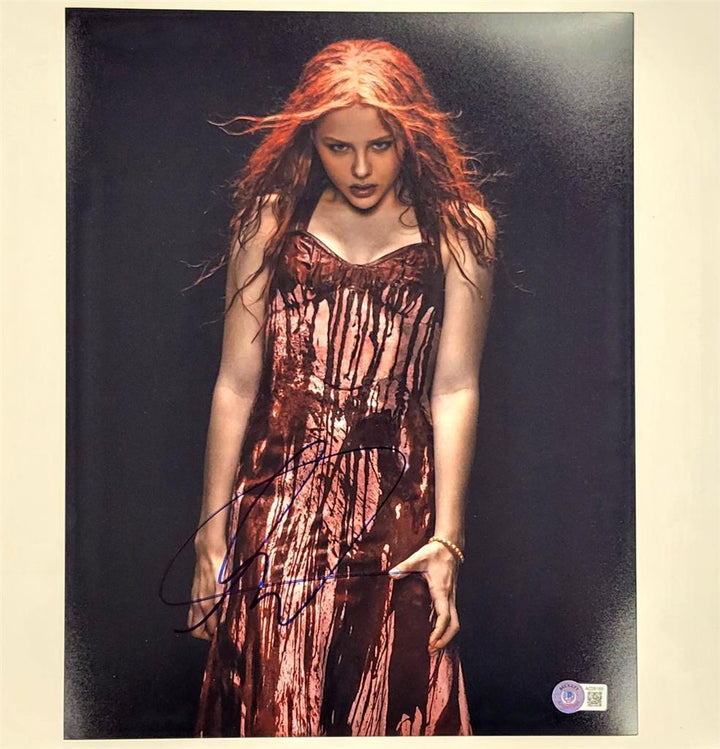 Chloe Moretz signed Carrie 11x14 photo autograph  Beckett BAS Holo Image 1