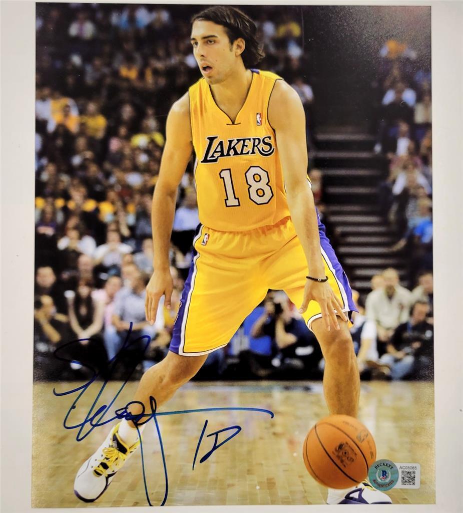 Sasha Vujacic signed Lakers 8x10 photo autograph  BAS Beckett Holo Image 1