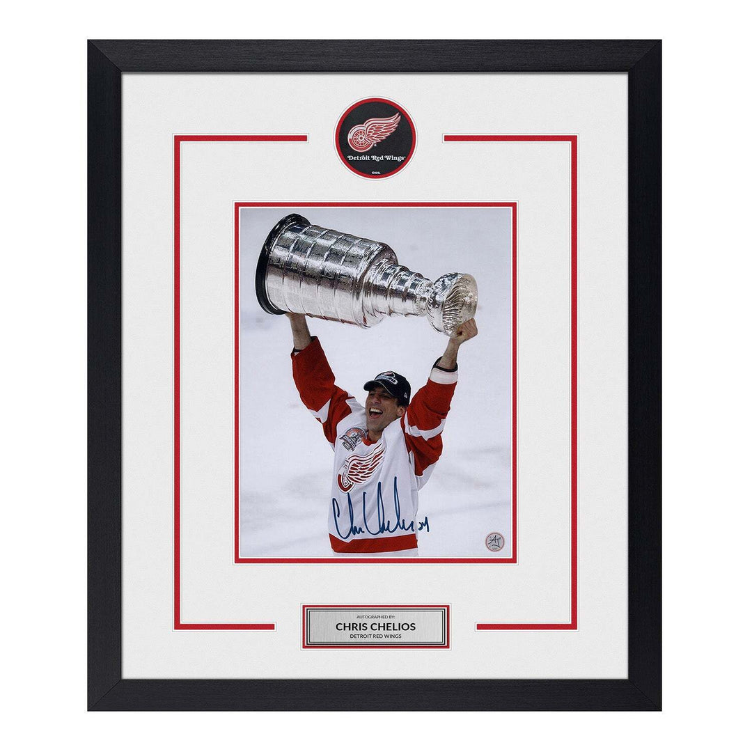 Chris Chelios Signed Detroit Red Wings Puck Display 23x27 Frame Image 1