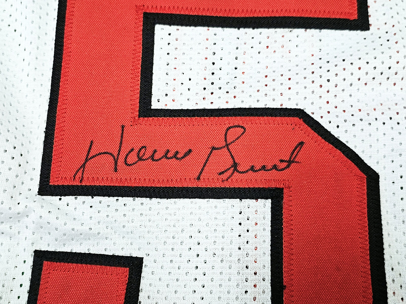 Horace Grant - Chicago Bulls - Signed Framed Jersey 4x Champ