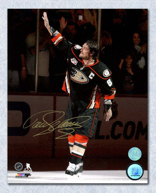 Teemu Selanne Anaheim Ducks Autographed Waving to Crowd 8x10 Photo Image 1