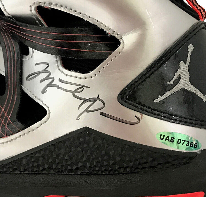 Michael Air Jordan Signed Nike Shoe Chicago Bulls UDA  Image 2