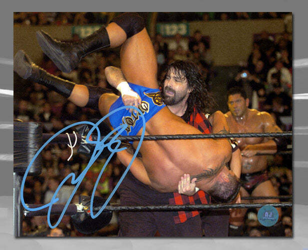 Mick Foley Autographed Wrestling Body Slam 8x10 Photo Image 1