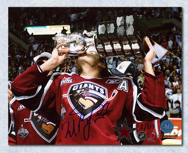 Milan Lucic Vancouver Giants Autographed Memorial Cup CHL 8x10 Photo Image 1