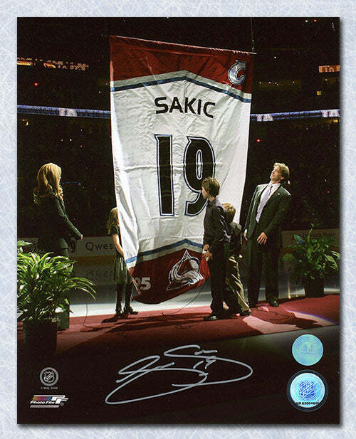 Joe Sakic Colorado Avalanche Autographed Banner Retirement 8x10 Photo Image 1