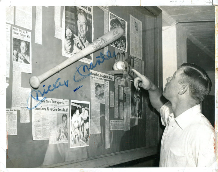 Mickey Mantle Autographed Original Photo (JSA) Image 2