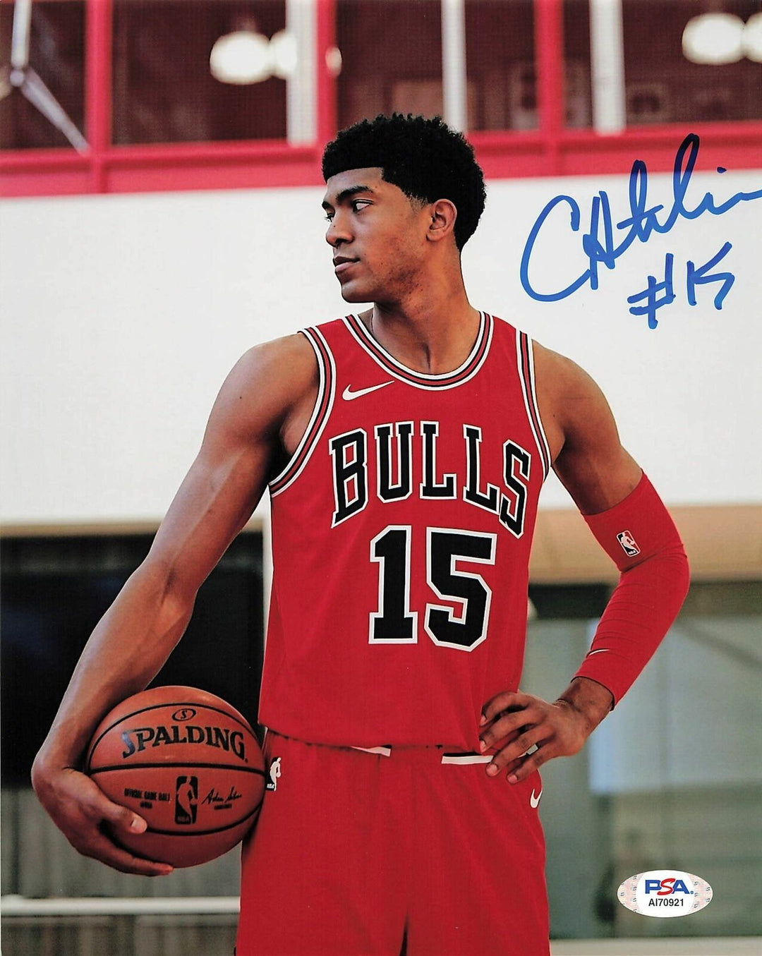 CHANDLER HUTCHISON signed 8x10 photo PSA/DNA Chicago Bulls Autographed Image 1