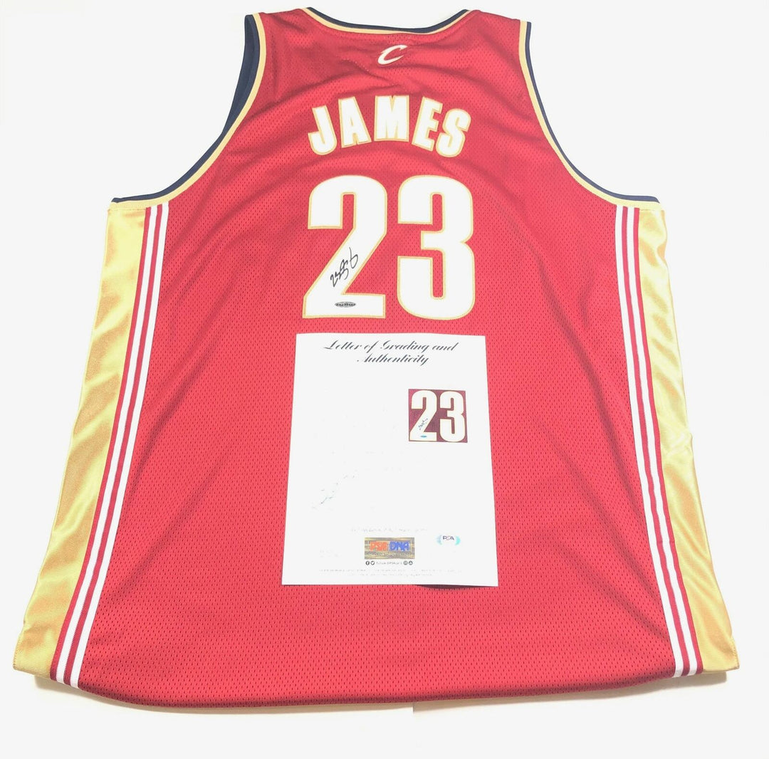 LeBron James Signed Jersey Upper Deck PSA/DNA Auto Grade 9 Cavaliers Autographed Image 1
