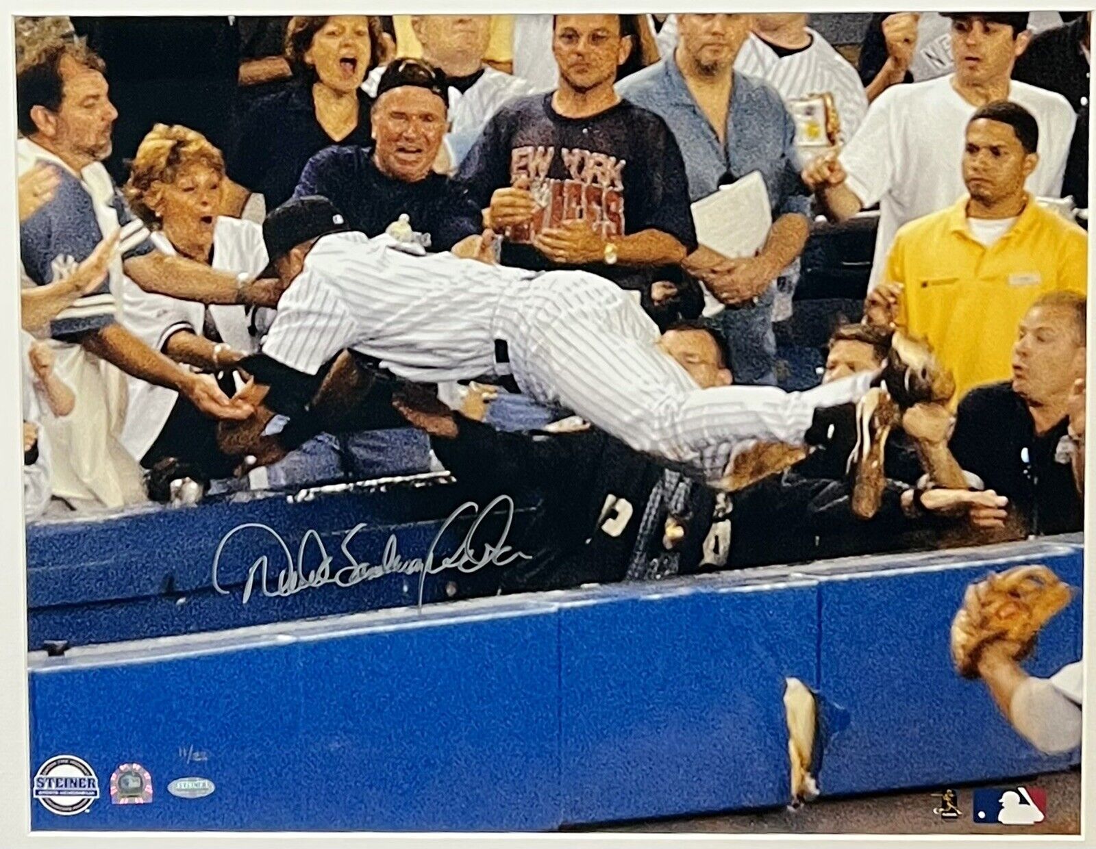 Derek Jeter Autographed 16x20 Framed Photo (Steiner)