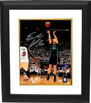 Frank Kaminsky signed Charlotte Hornets 8x10 Photo Framed #44 (Ver-Jump Shot) Image 1