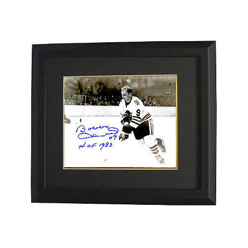 Bobby Hull signed Chicago Blackhawks B&W 8x10 Photo Framed #9 HOF 1983 -Schwartz Image 1