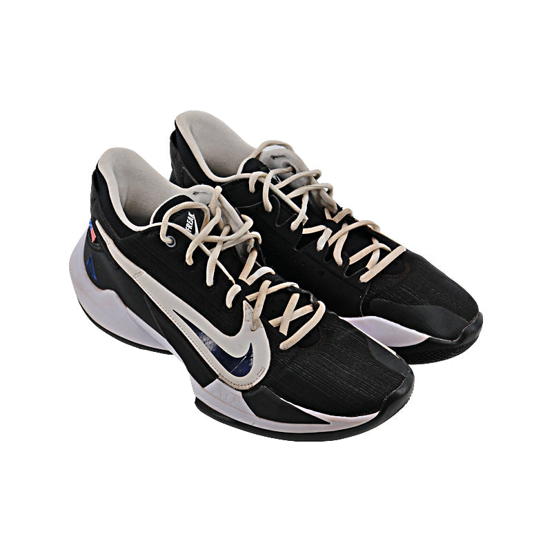 Aaron Boone New York Yankees 2021 Game Used Black/White Nike Air Zoom Freak Sneaker Pair - Size 11