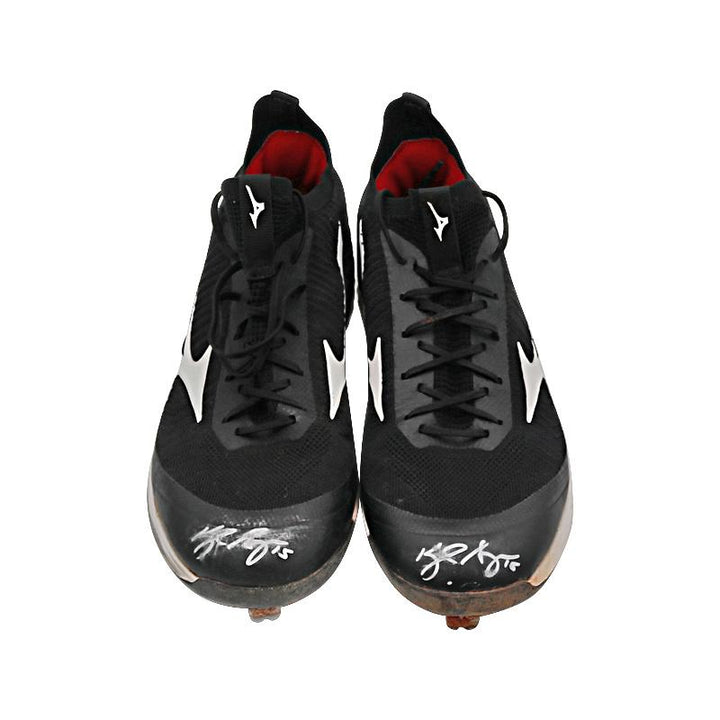Kyle Seager Seattle Mariners Game Used Autographed Black/Red inside Mizuno Cleats (Size 11.5)